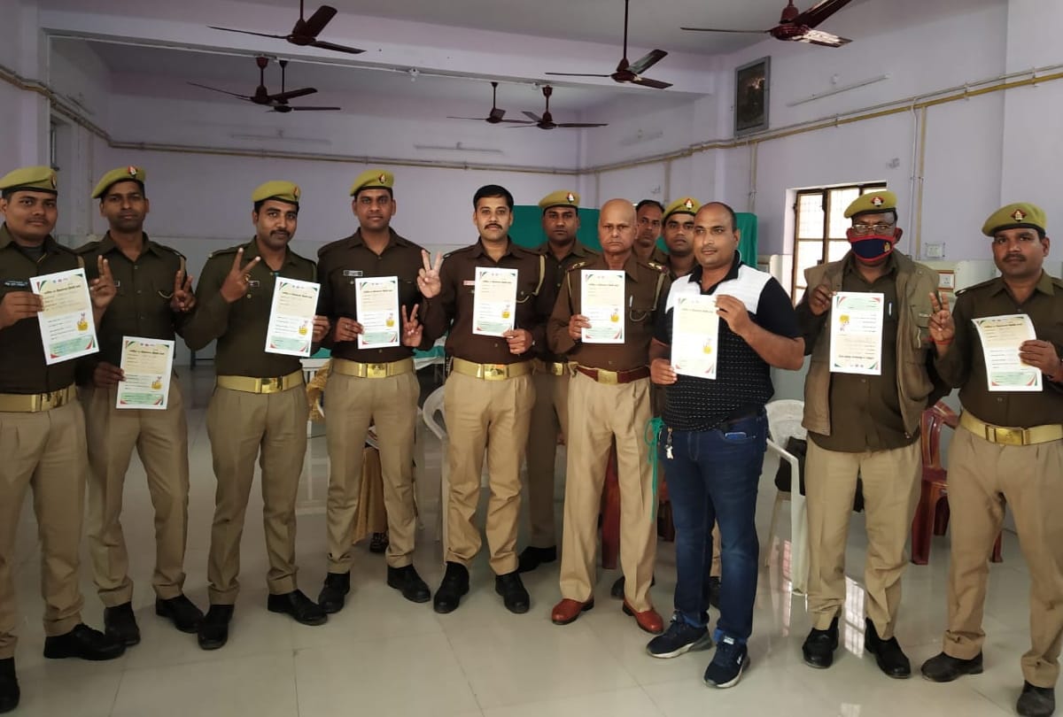 Frontline workers corona vaccination in gorakhpur
