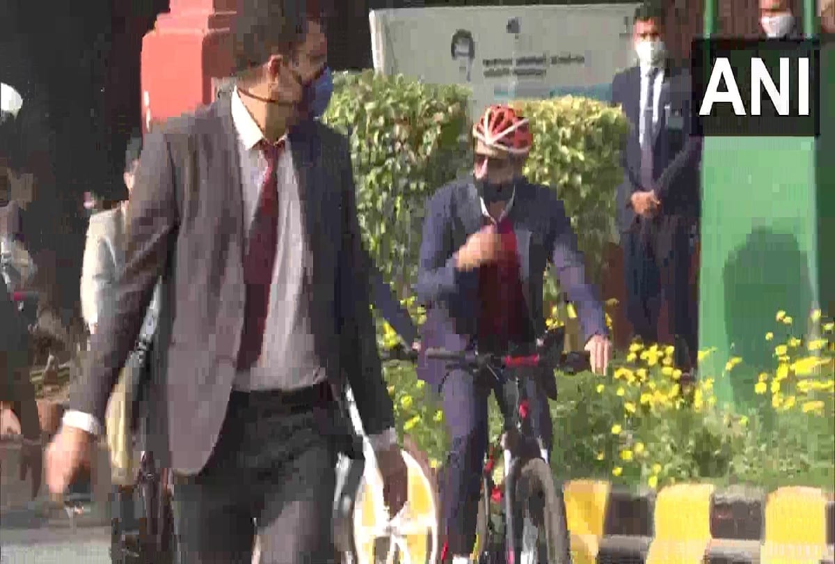 Robert Vadra rides bicycle to office in protest against the rising fuel prices