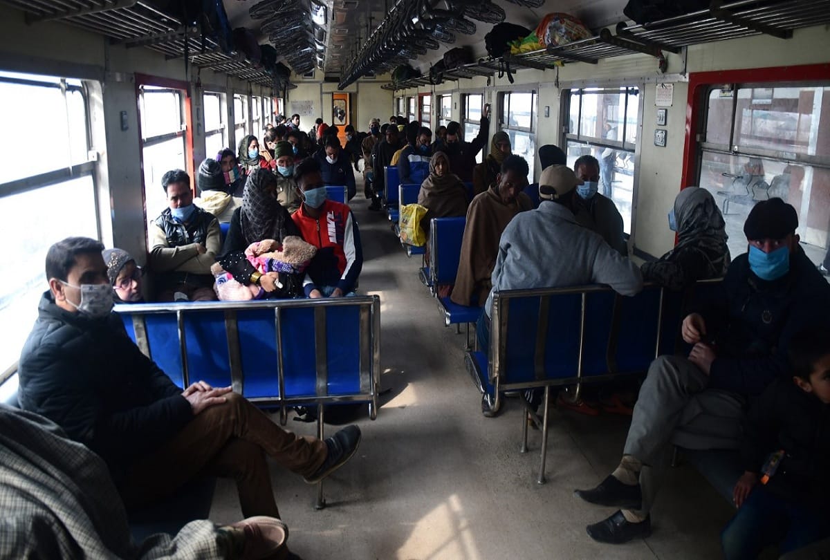 train services resumed in Kashmir after 11 months