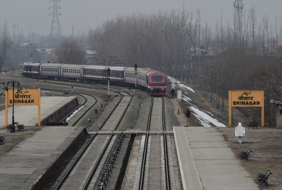 train services resumed in Kashmir after 11 months