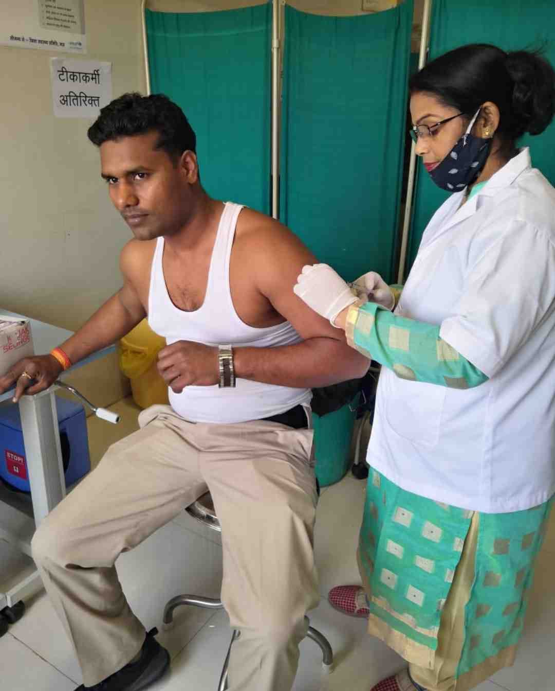 Missed 1220 frontline worker gets vaccinated