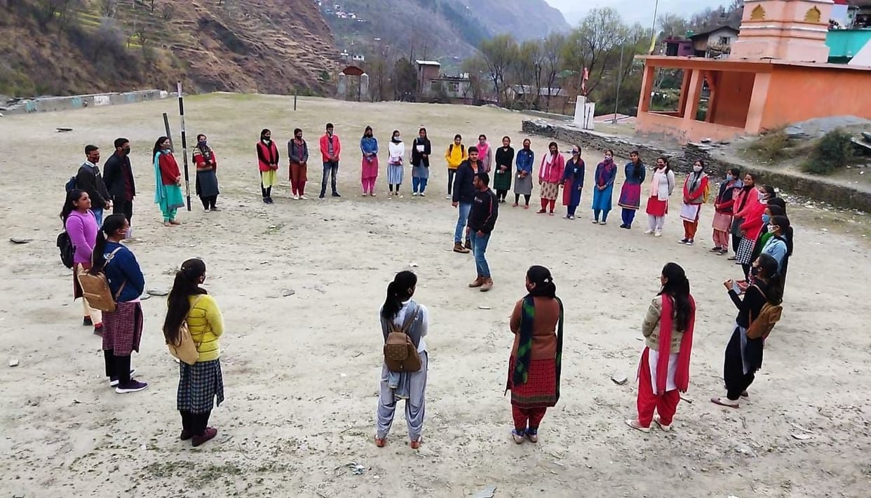ABVP thrashed for not having a teacher in Lilhkothi