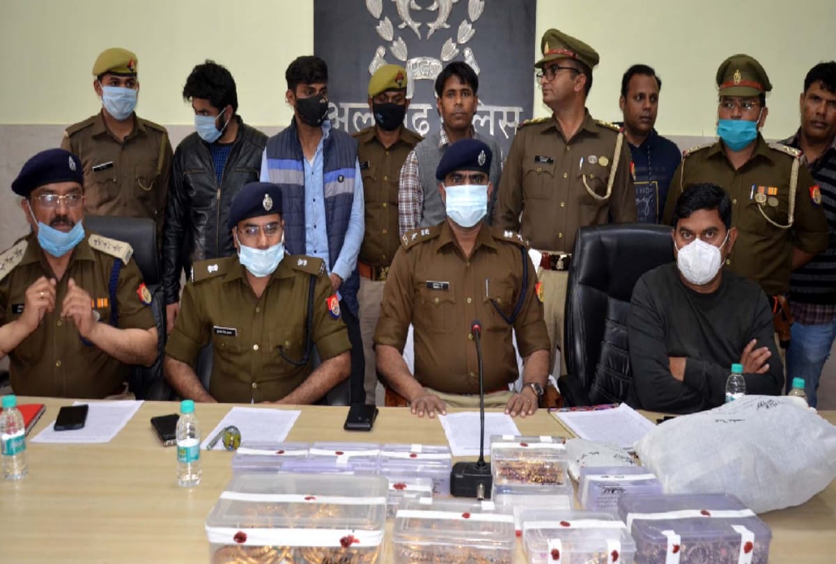 Young man kills his mother with girlfriend for love and money in aligarh a call opened shocking secret see photos