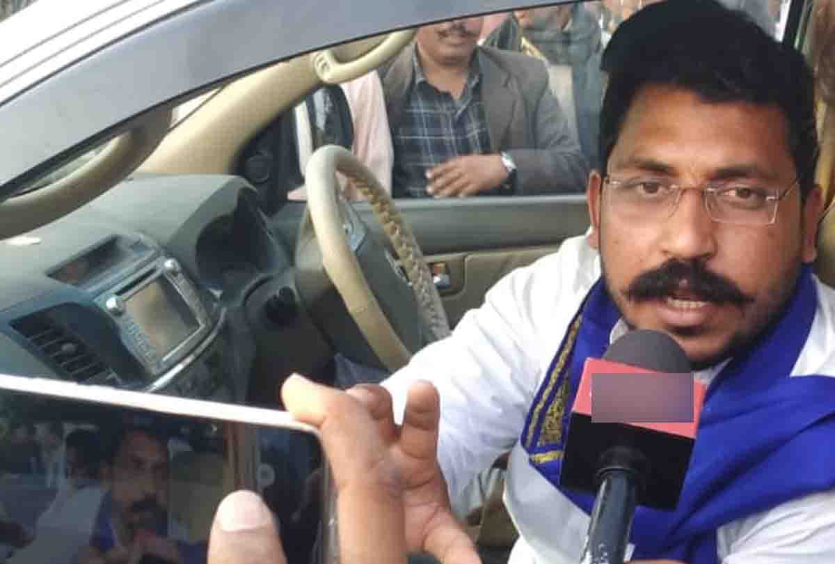 Unnao case: Family met with Bhim Army chief, uproar over not letting the victim meet