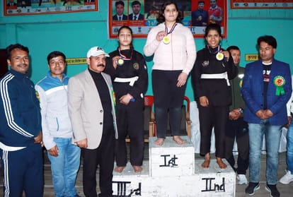 मार्शल आर्ट प्रतियोगिता के विजेता।