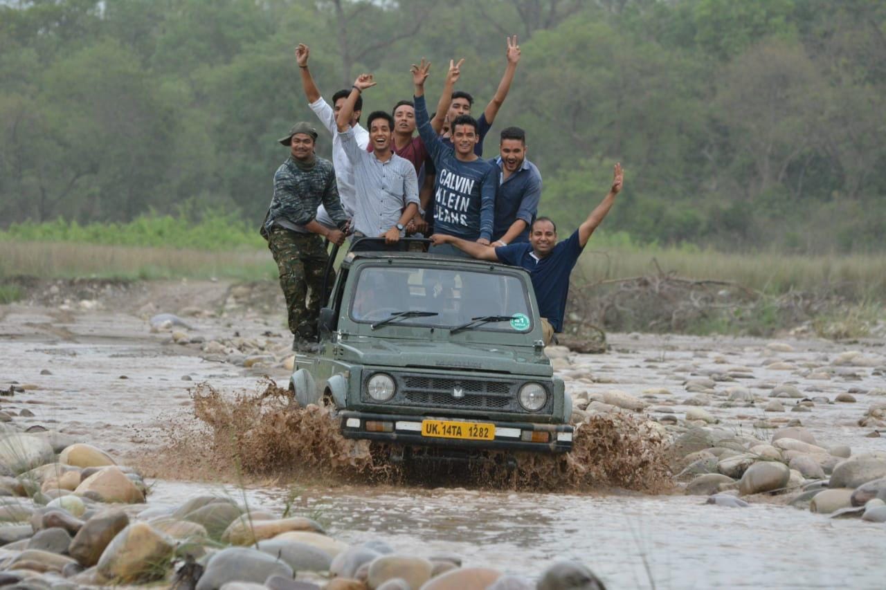 Corona Panic in uttarakhand: Tourists number less in Uttarakhand, Rajaji Park is being desolate