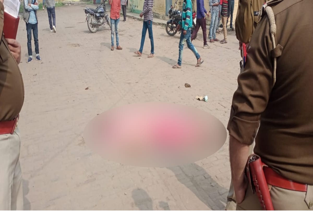 Angry driver hits bus owner after dispute In lakhimpur kheri