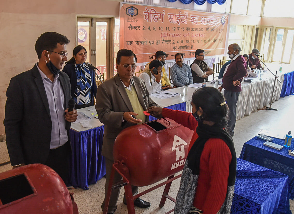 238 hawkers and fenced people got space in seven sectors