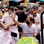 ट्रैक्टर रैली निकालते राहुल गांधी (फाइल फोटो)