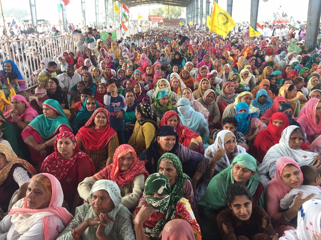 Farmers, leaders announced from open platform in preparation to travel to Delhi