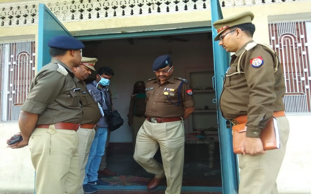 suspicion of slippers found by police constable at girl house in Revealed in Ghazipur Honor Killing