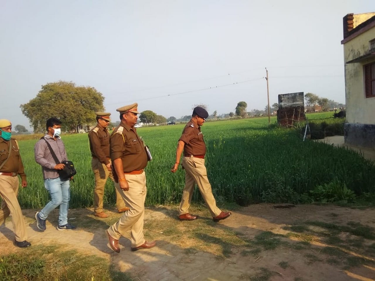 suspicion of slippers found by police constable at girl house in Revealed in Ghazipur Honor Killing