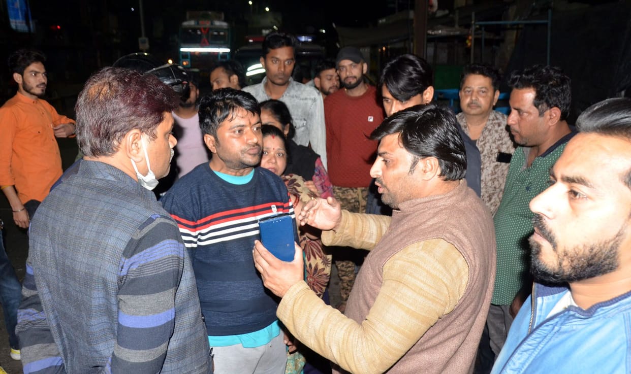 drunked driver hit nagar nigam AE and two more