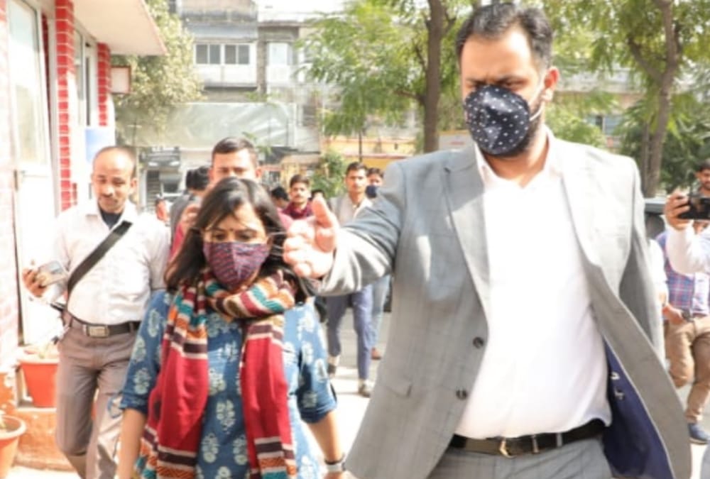 tandav-controversy-amazon-prime-chief-aparna-purohit-records-her