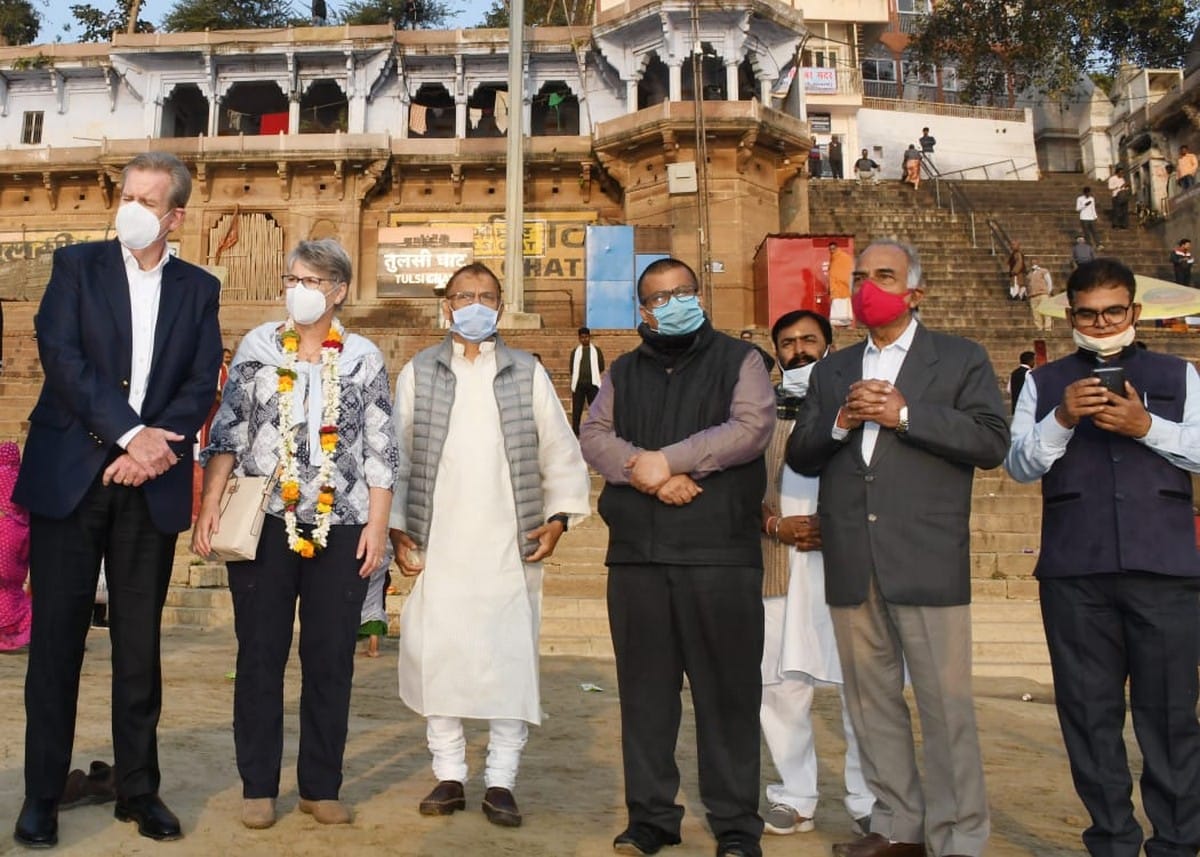 High Commissioner of Australia reached varanasi boating in ganga
