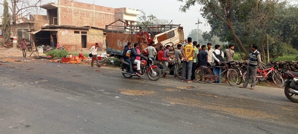DCM truck collision one died and second died by bike collide with sign board in azamarh