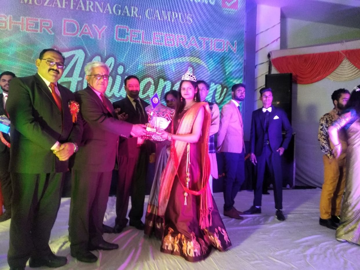 Hitanshi became Miss Fresher in BIT College