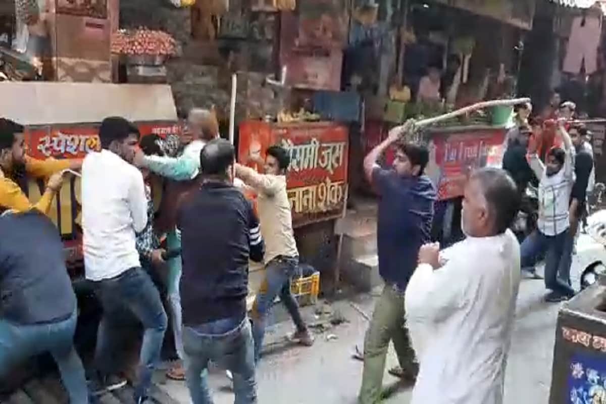 Fight in a trader and shopkeepers in Baghpat and video viral and see photos