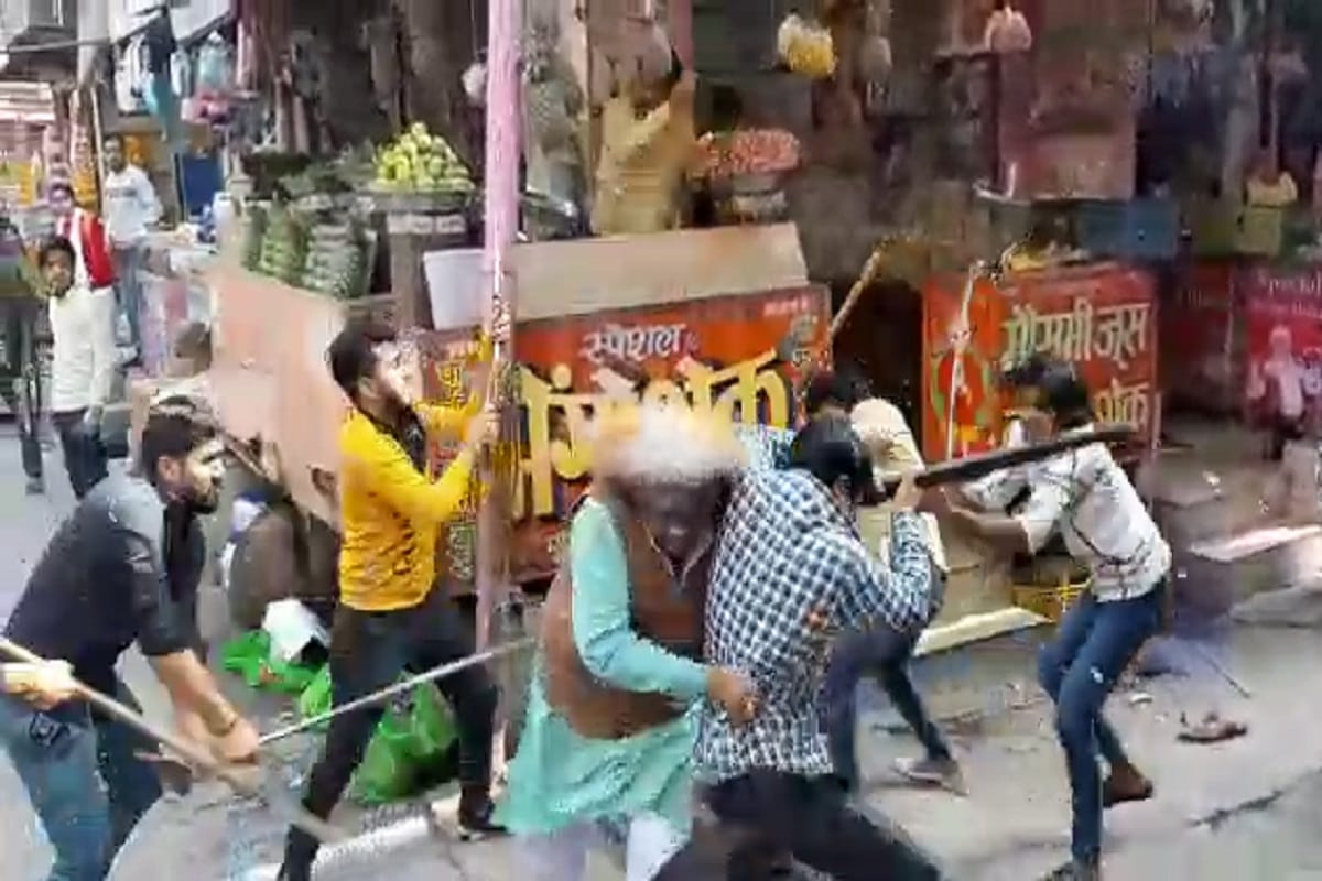 Fight in a trader and shopkeepers in Baghpat and video viral and see photos
