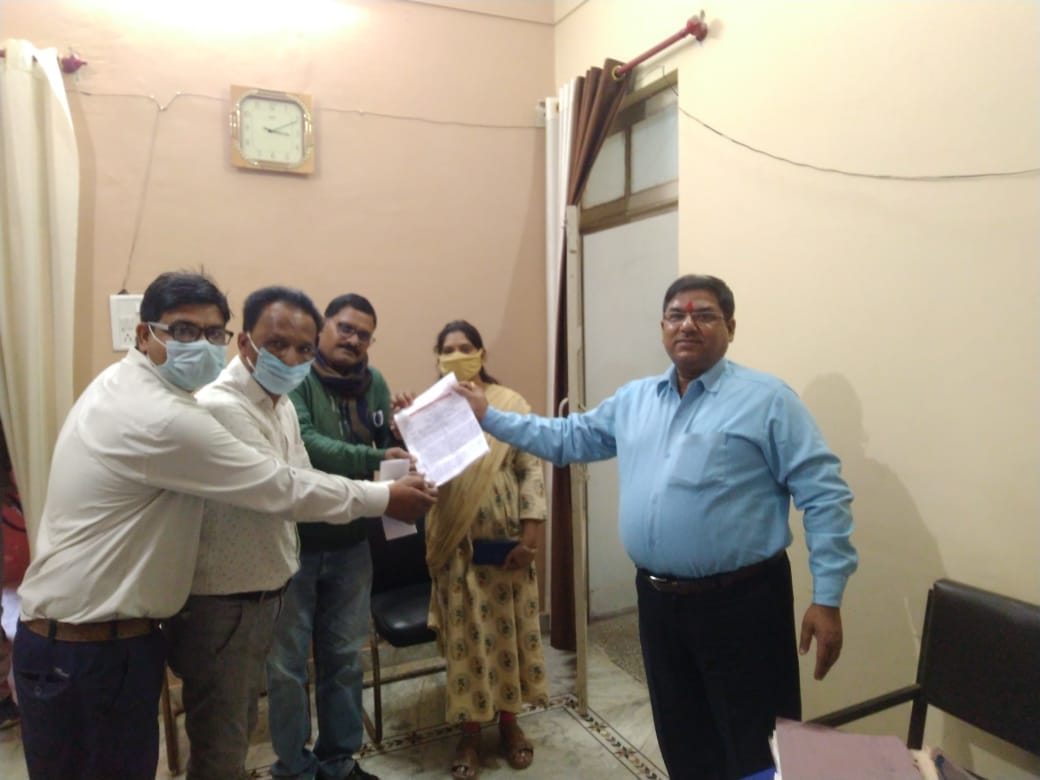 teachers asociation in favour of block development officer