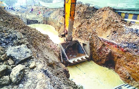 Khurram Gauntia road closed without removing encroachment