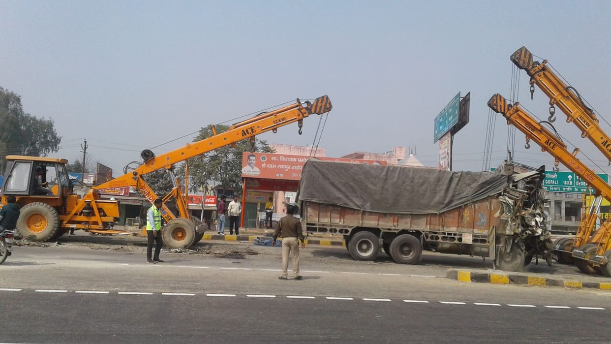 Vehicles collided on Delhi-Doon highway