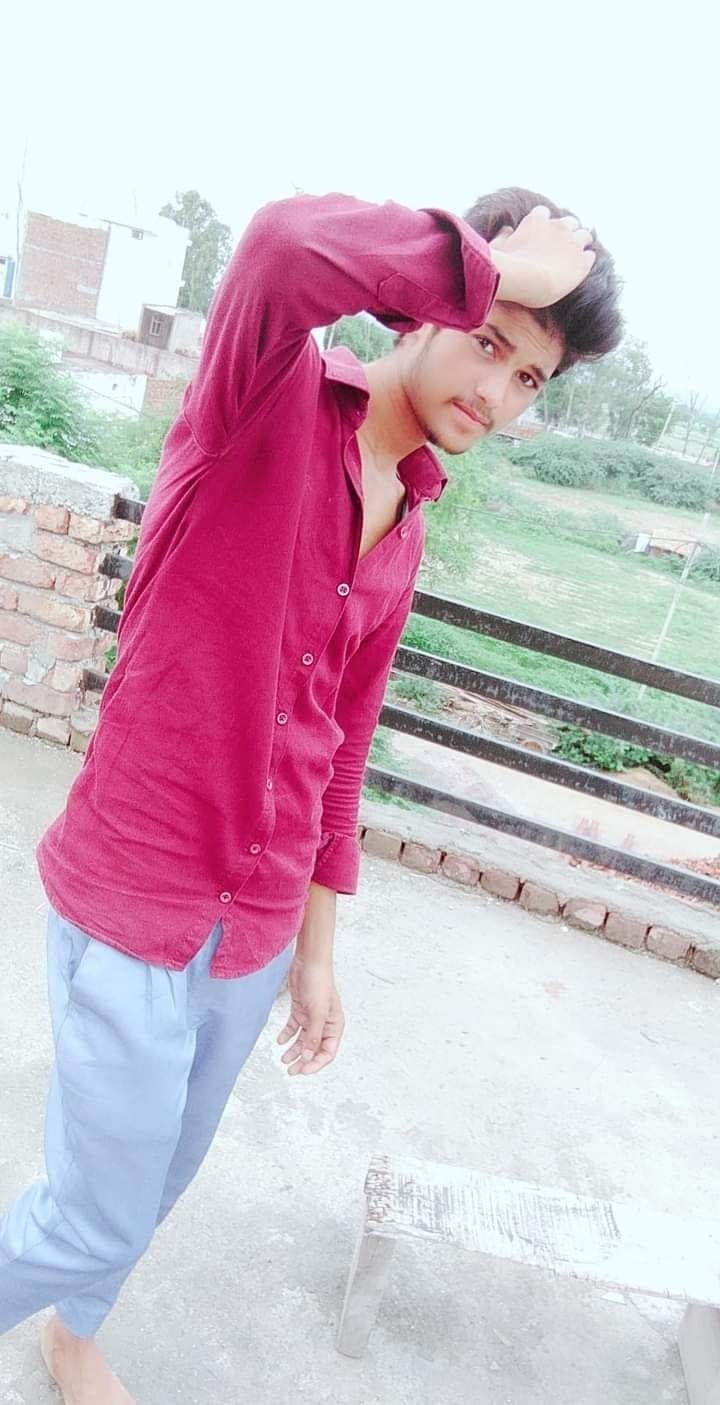 student found dead body , fear of murder
