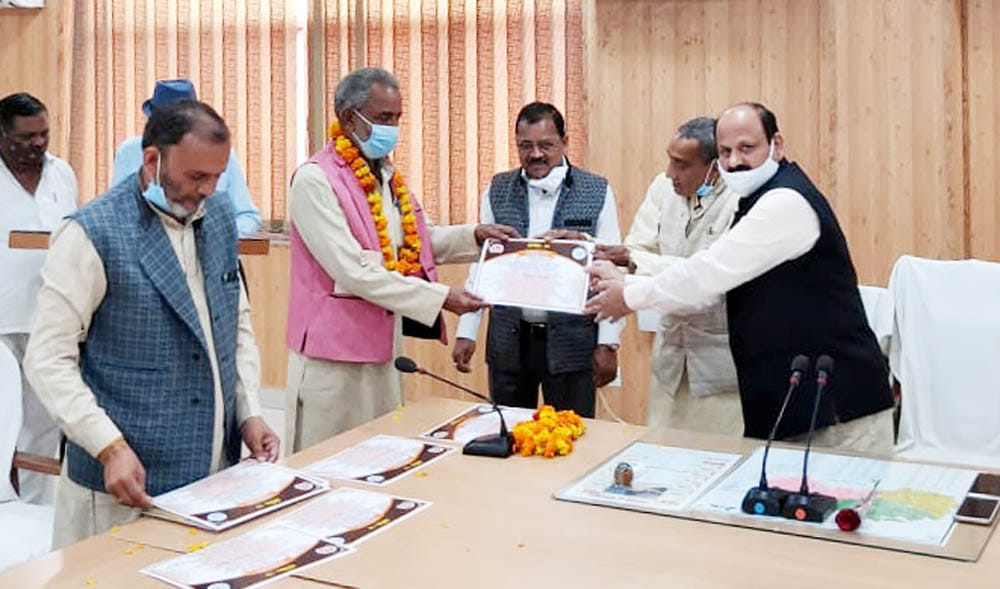 sammaan,DM,hamirpur news