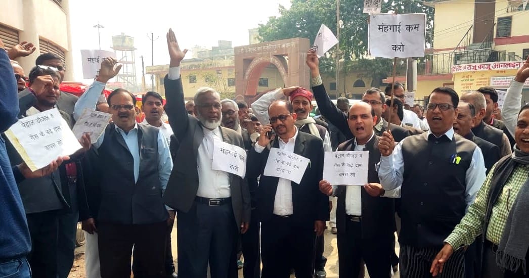 Advocates on the road to protest against inflation