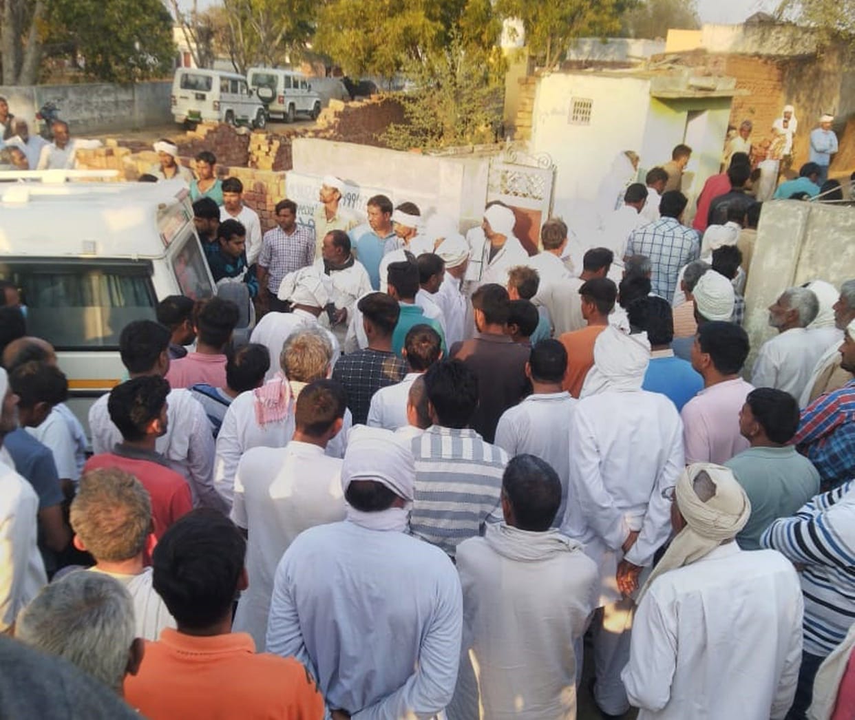 five people die in accident, people, road accident
