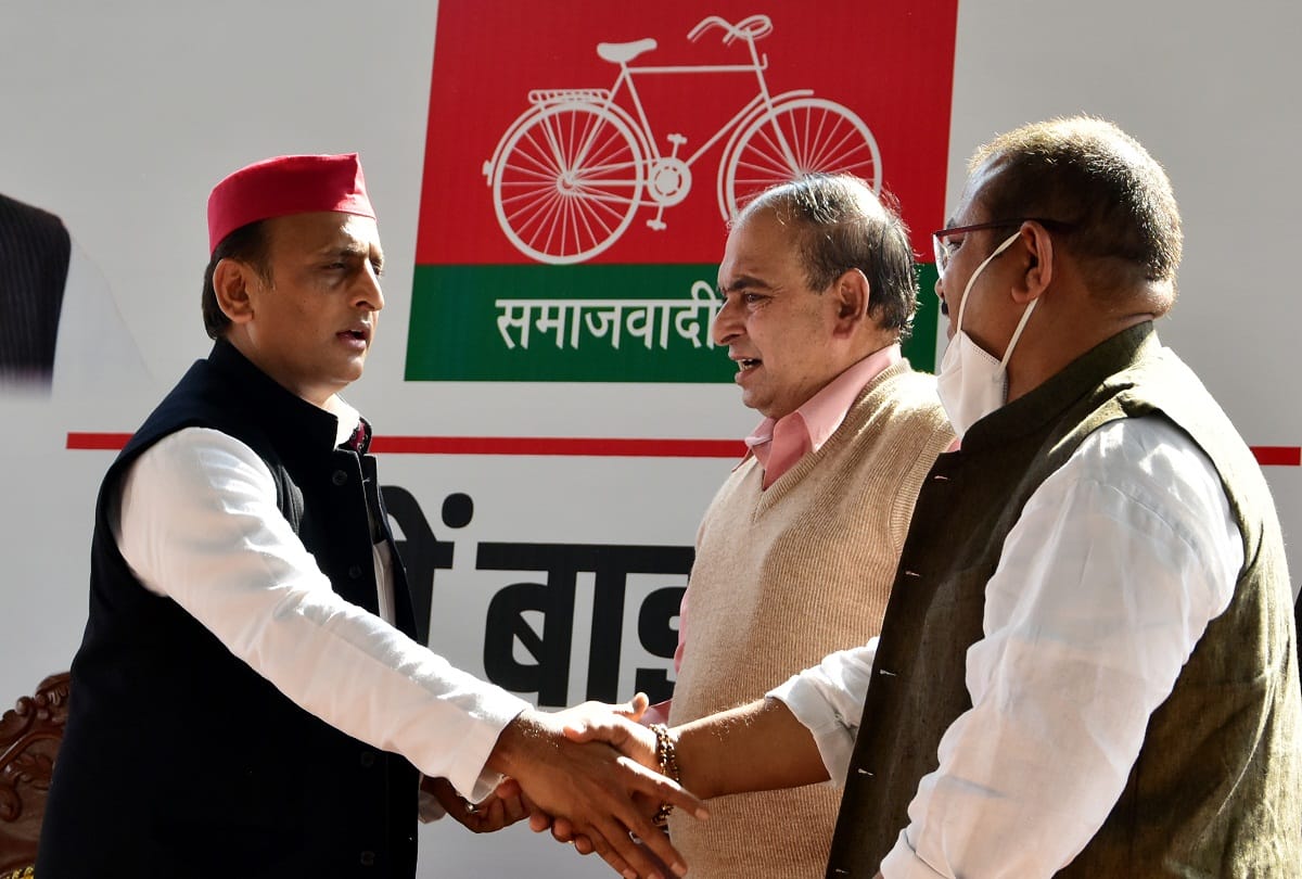 SP supremo Akhilesh Yadav goes to the Brahmin camp angry with BJP