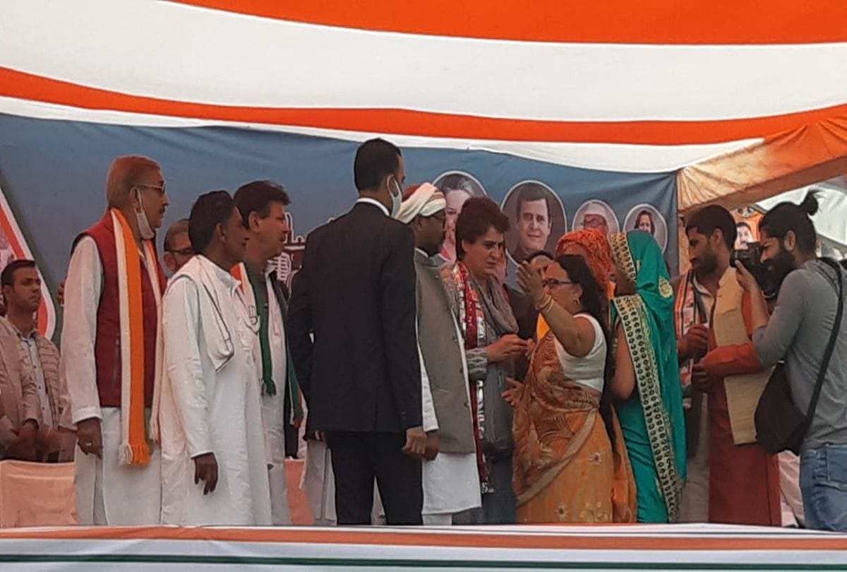Priyanka Gandhi Vadra In Kisan Maha Panchayat Pali Khera Mathura