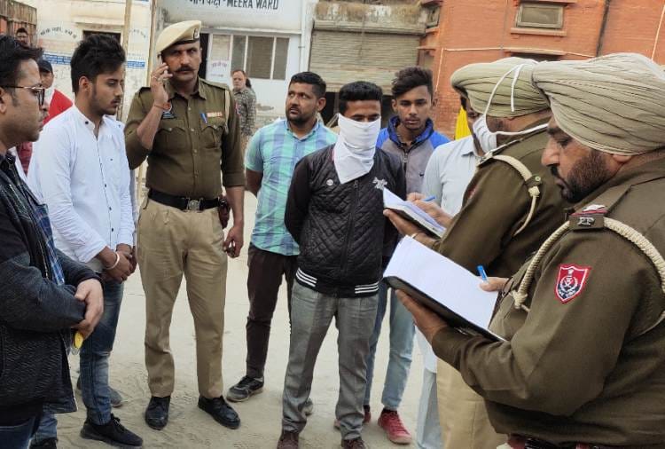 Dead Body Of 19 Year Old Youth Found From Car In Abohar Of Punjab