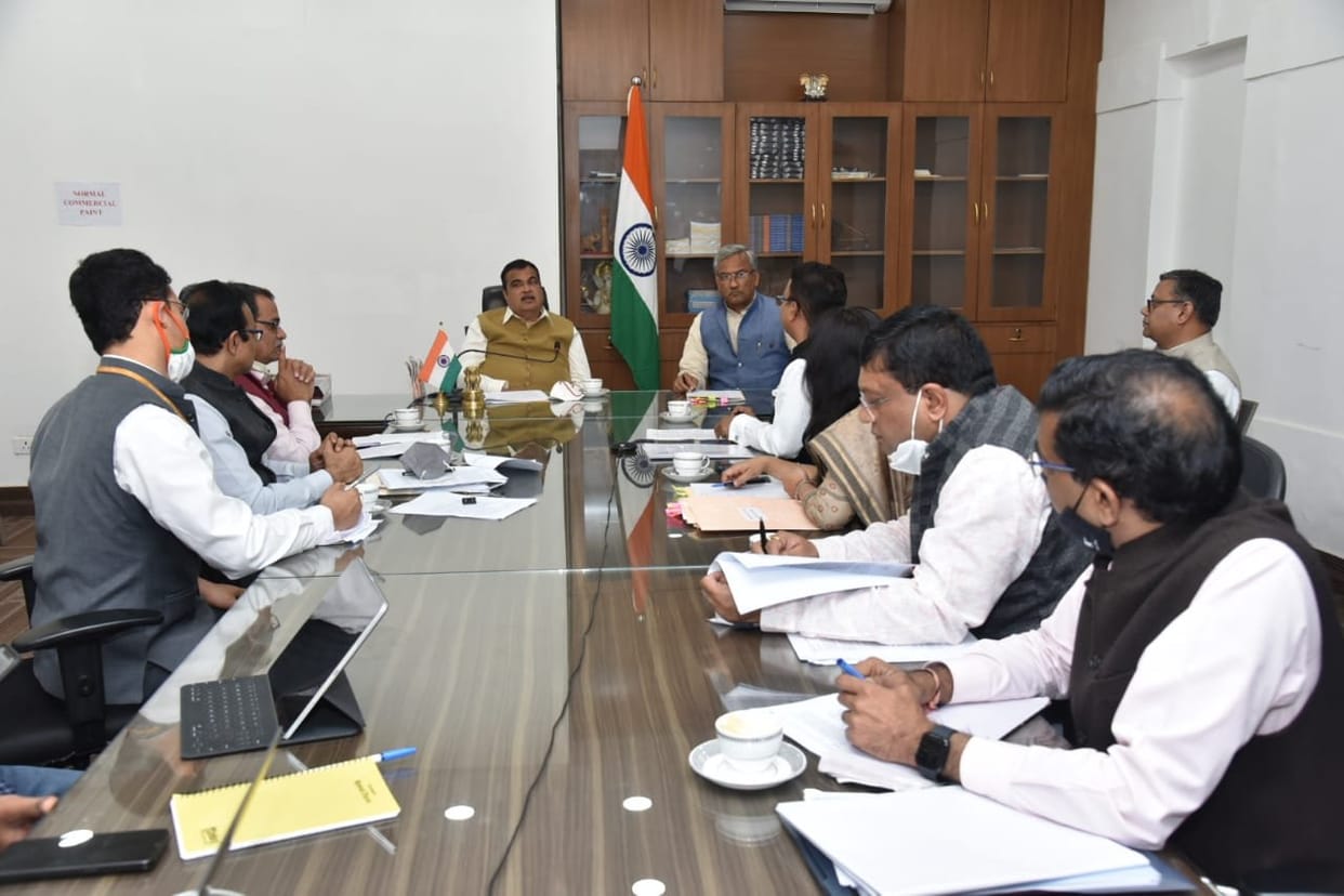 uttarakhand news : trivendra singh rawat meet with nitin gadkari