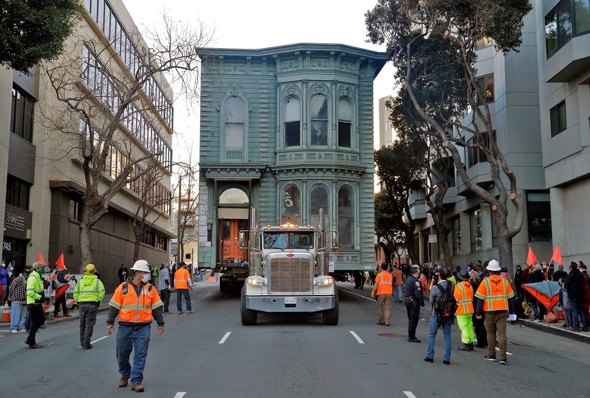 San Francisco news : Shifted to 139 year old house Victorian House Franklin Street Viral Video