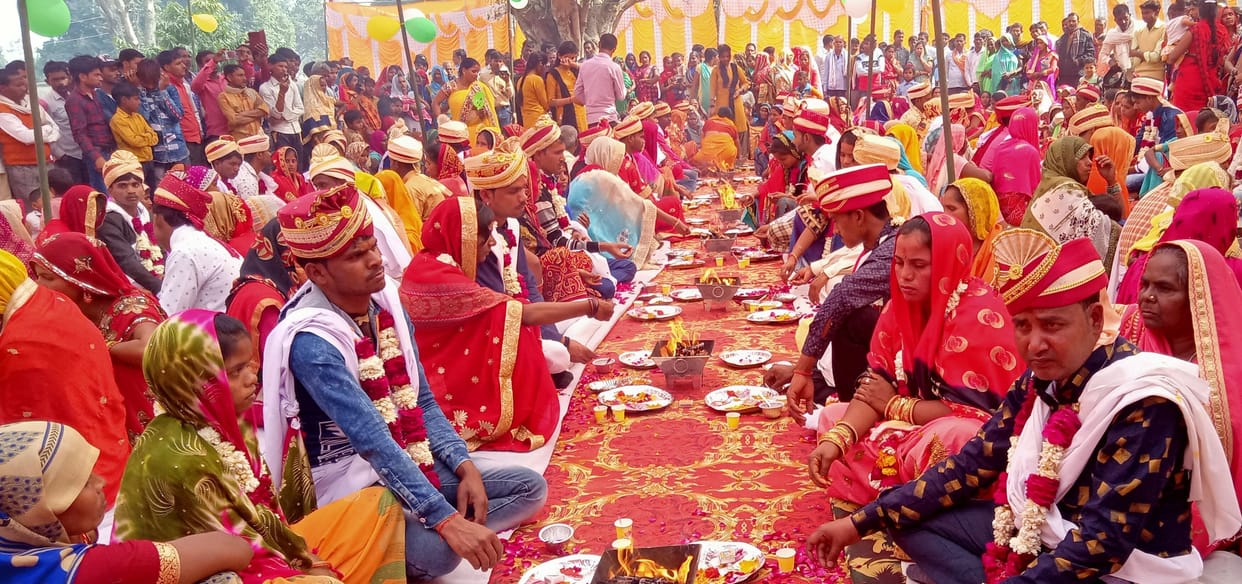 44 couples took seven rounds, held each other's hand