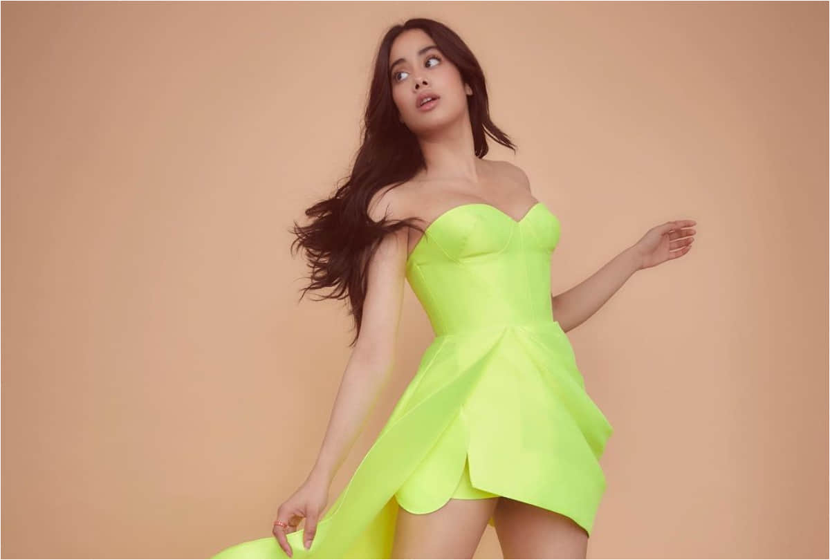 Janhvi Kapoor in neon green mini dress for film Roohi Afzana promotion looks like a glamorous diva