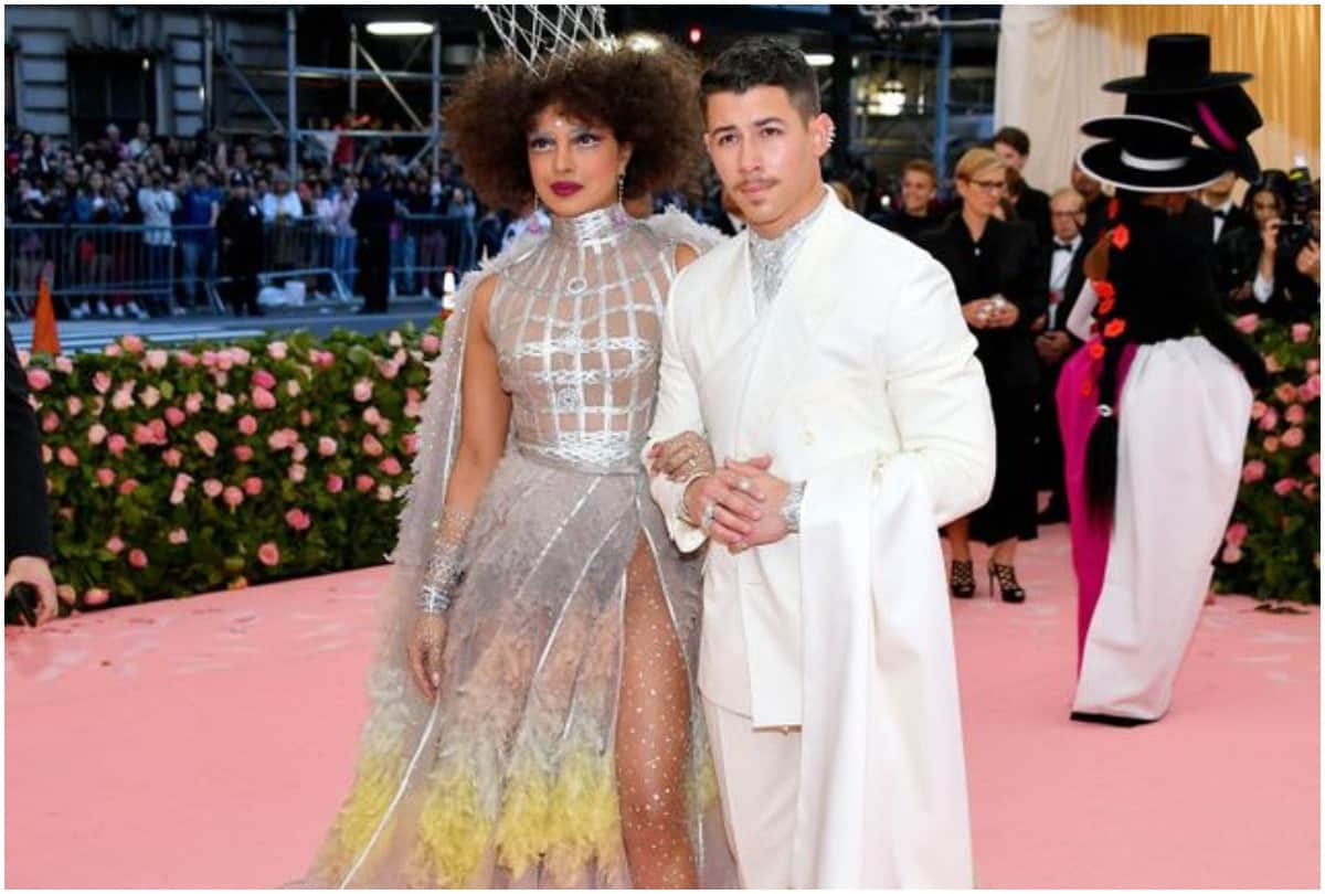 Priyanka Chopra Ball Shaped Costume To A Plunging Neckline Dress Actress Got Trolled Many Times