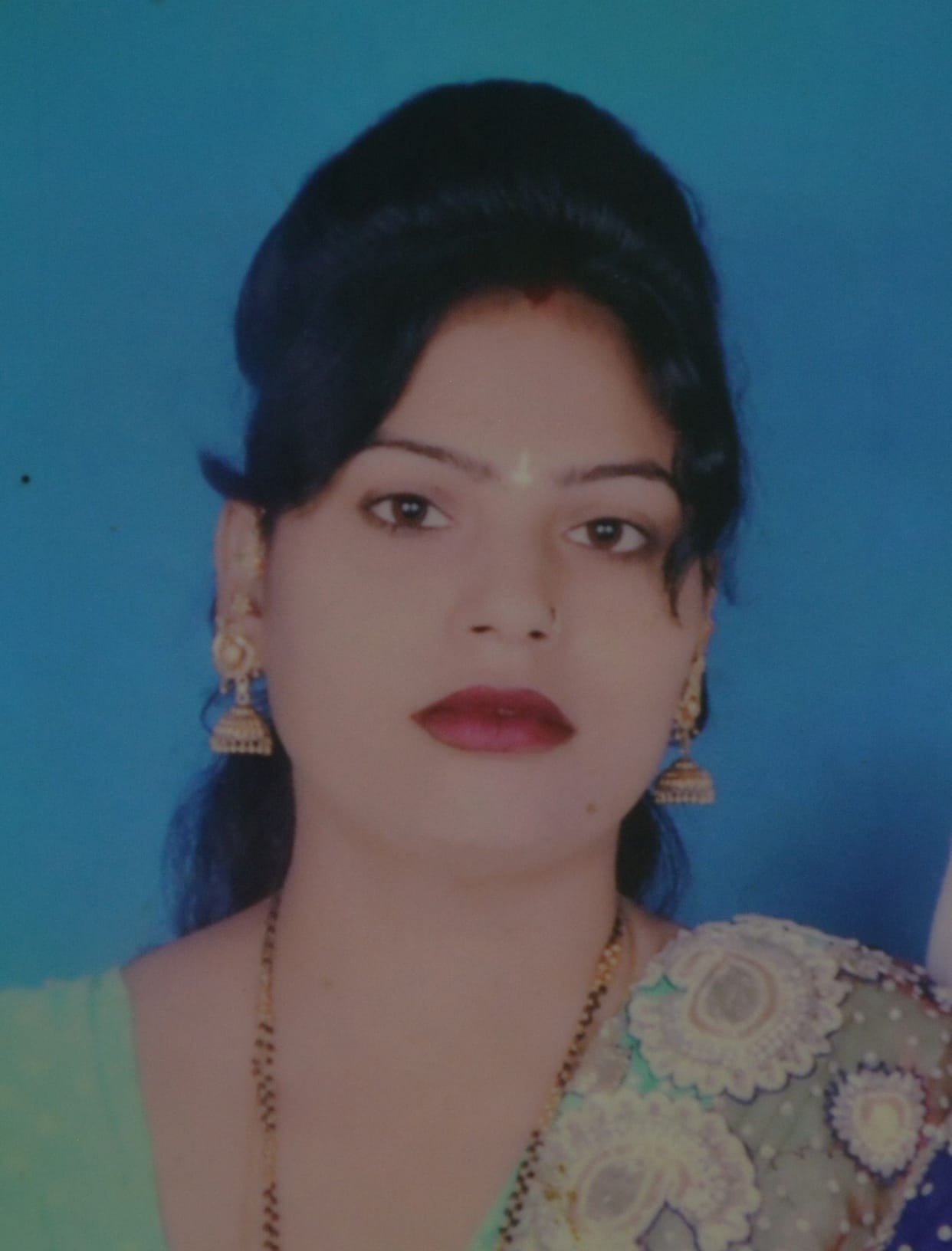 bank cashier wife attempt suicide in moradabad