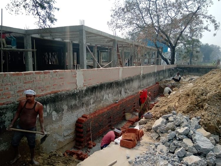 मगहर : पुरातत्व विभाग ने सुलभ शौचालय निर्माण रोका
