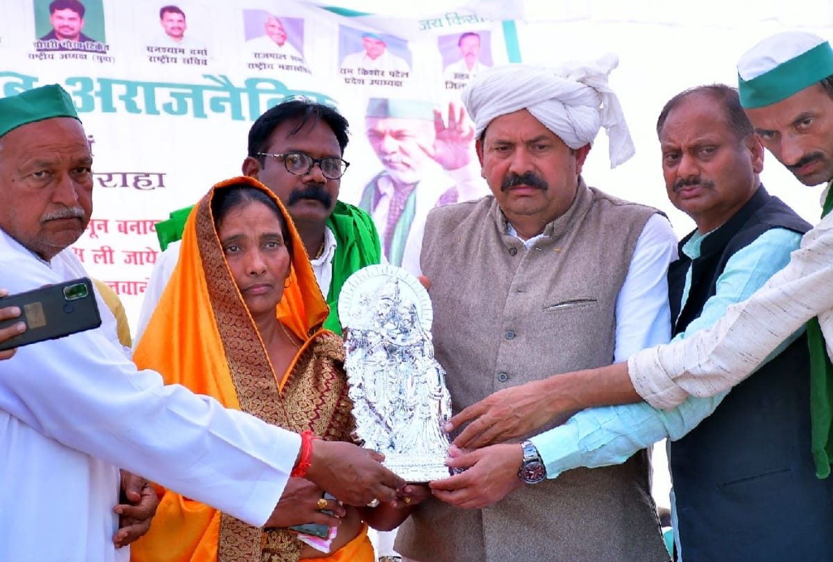 Naresh Tikait, national president of Bhakiyu said in Kisan Mahapanchayat, will go to waste if he withdraws from the movement