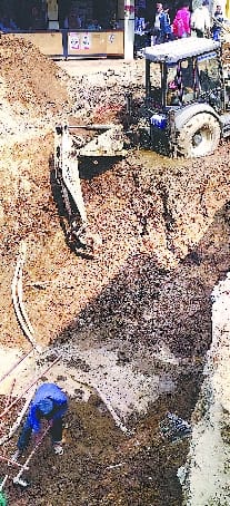 Now water pipeline torn in front of Bareilly College
