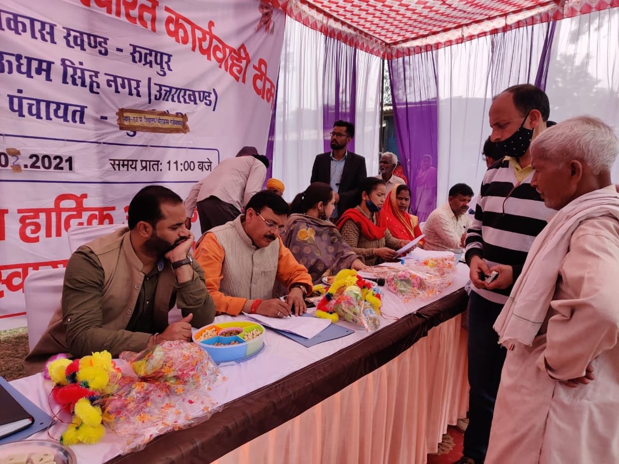 People raise thier problems in Camp