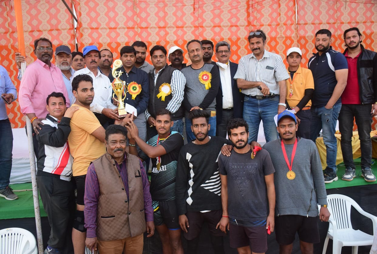 vollyball: krishna public in male category and gonda club in women become winner