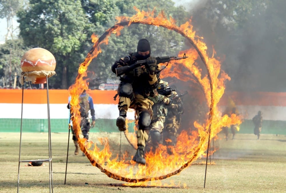 Uttarakhand News: Woman Commando Join Anti-Terrorist Squad See Shocking Stunt photos