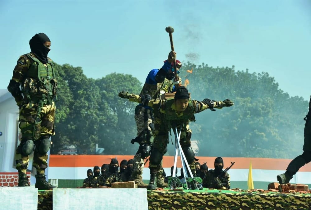 Uttarakhand News: Woman Commando Join Anti-Terrorist Squad See Shocking Stunt photos