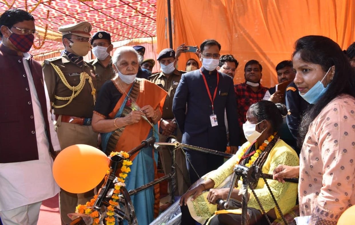 Hathras: Divine and female faces blossomed after getting Tri-Bicycles