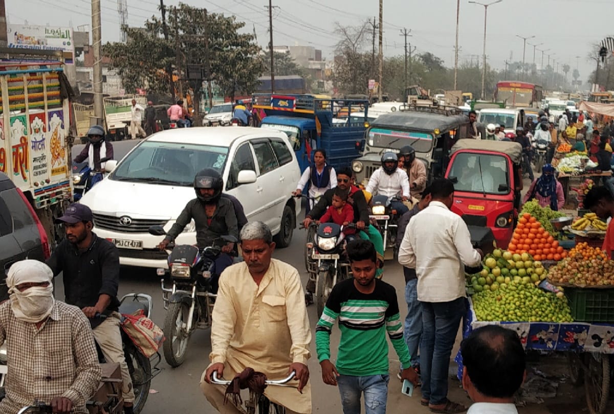 People suggested due to traffic jam in Transport nagar to rajghat pool at Gorakhpur