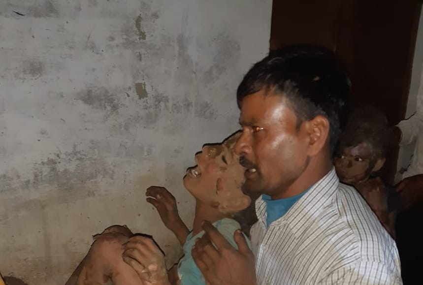 Cylinder blast in Hathras heard till 2 kms many died and injured 