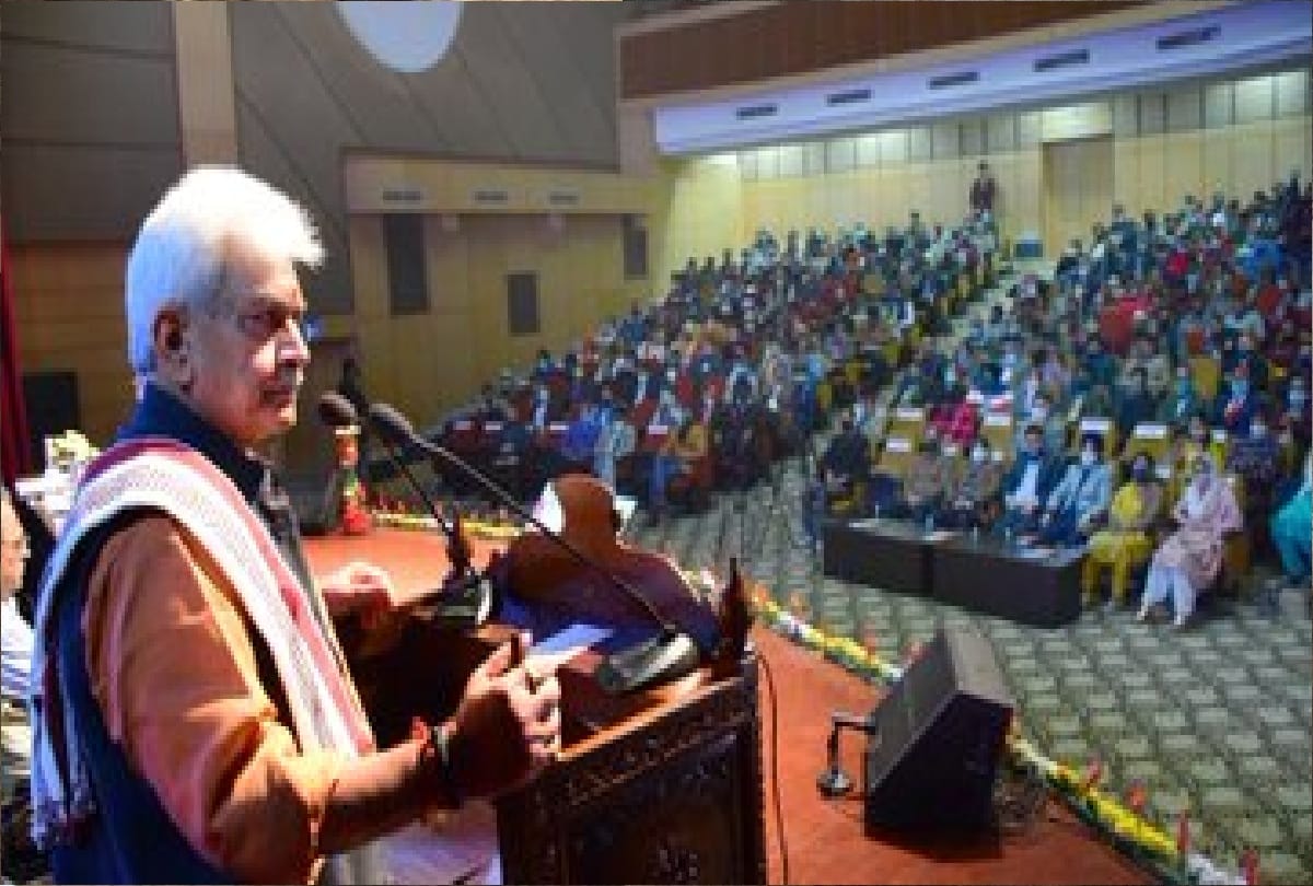 LG manoj Sinha said Farmers can bring changes in agriculture through modern technology